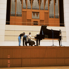 pillow fight  feat.CR1