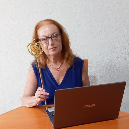 איך תשוקה לספר❓ זה כל הסיפור- ריאיון עם קטי פישר פיית הסיפורים