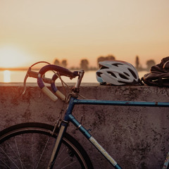 Von uncool zu unverzichtbar: Der Fahrradhelm