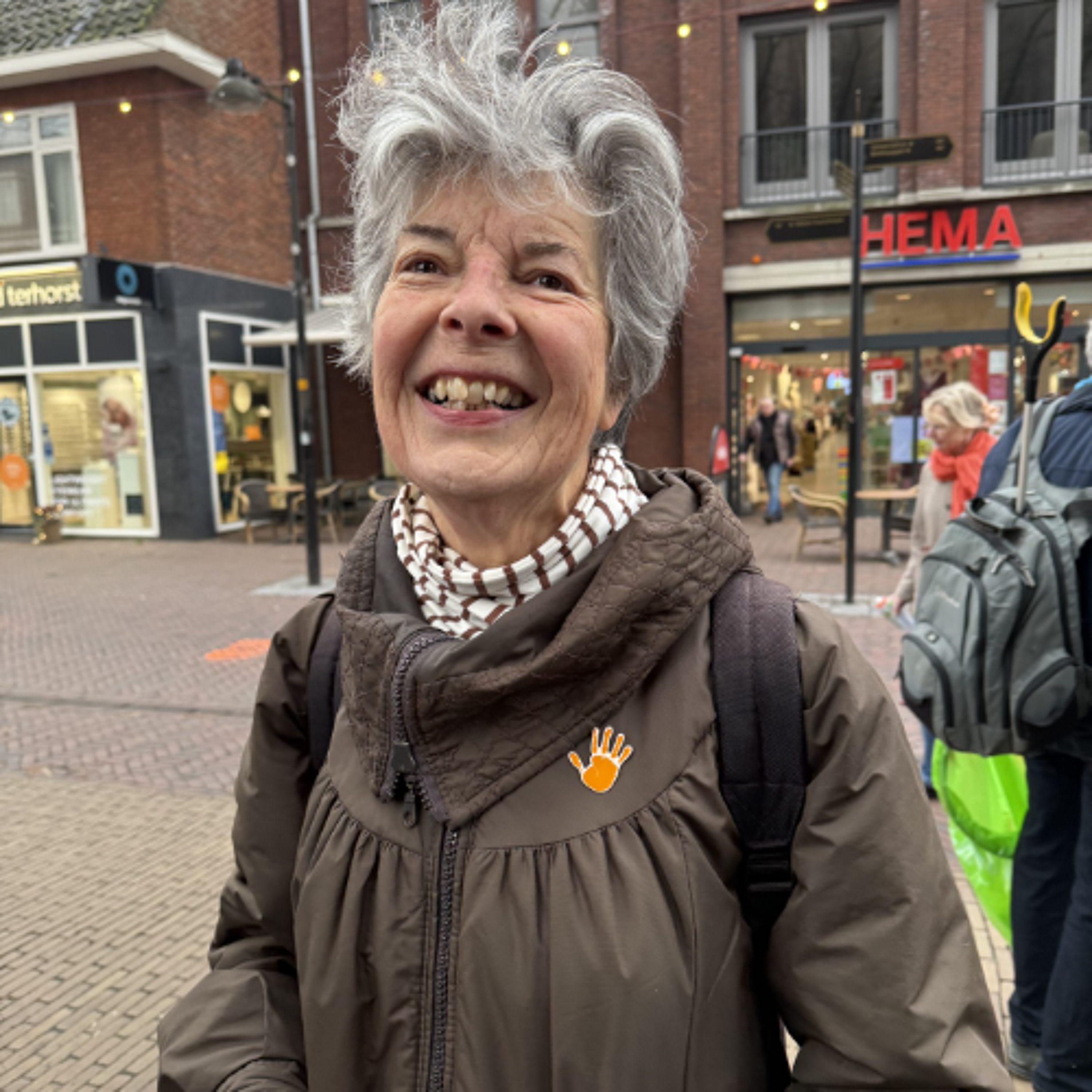 2025 - 11 - 29 Lineke Stoop campagne Orange The World in Voorschoten episode artwork
