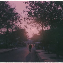 Sao Chưa Thấy Em Về?