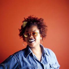 Jill Scott in the Dark room