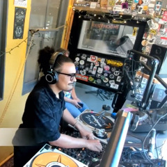 Radio Set @ Stairwell Sessions & Beyond w: Lucy Euclid