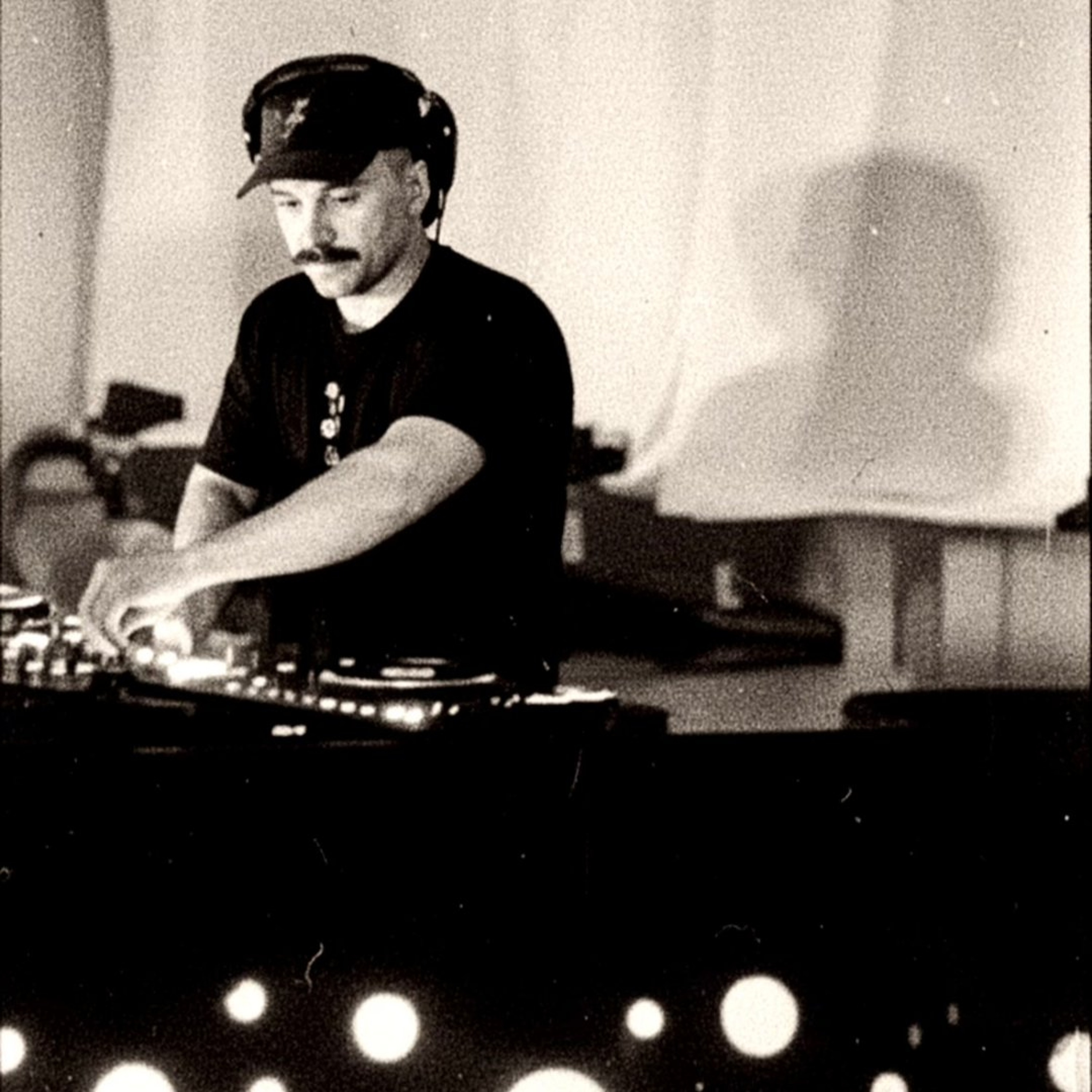 EP 325 - Mimsy - Live @ House of Dorothy - Starlight Thursdays Episode 325 episode artwork