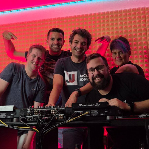 11.10.2025 - TechnoBase.FM mit Patronic, Carmen, Ceejay, CLARI7Y & C0py (Hypertechno & Hands Up) 18-00 Uhr