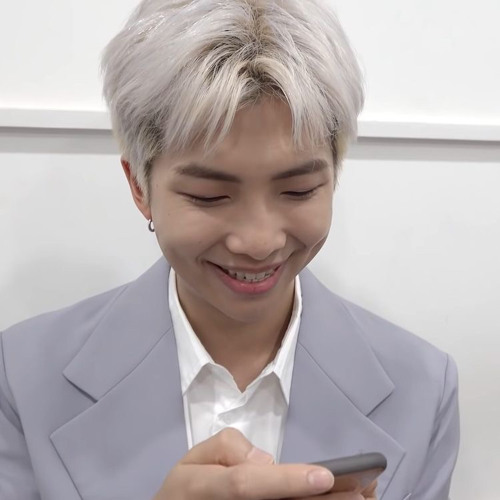 namjoon singing on vlives