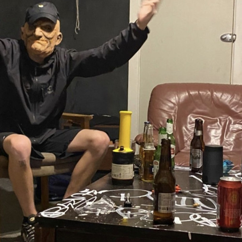 erltayz - tinnies in my backpack