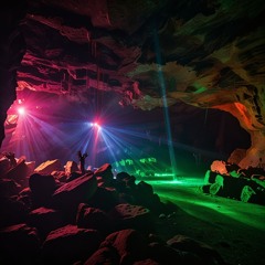 Rave The Cave - Karlsson