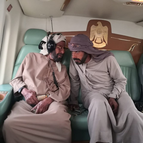 بين فرحة لقاك وهم فرقاك | عبدالمجيد