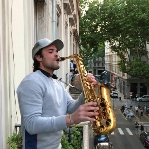 I like to move the saxophone