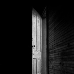 ليبكي رسول الله من كان باكيا