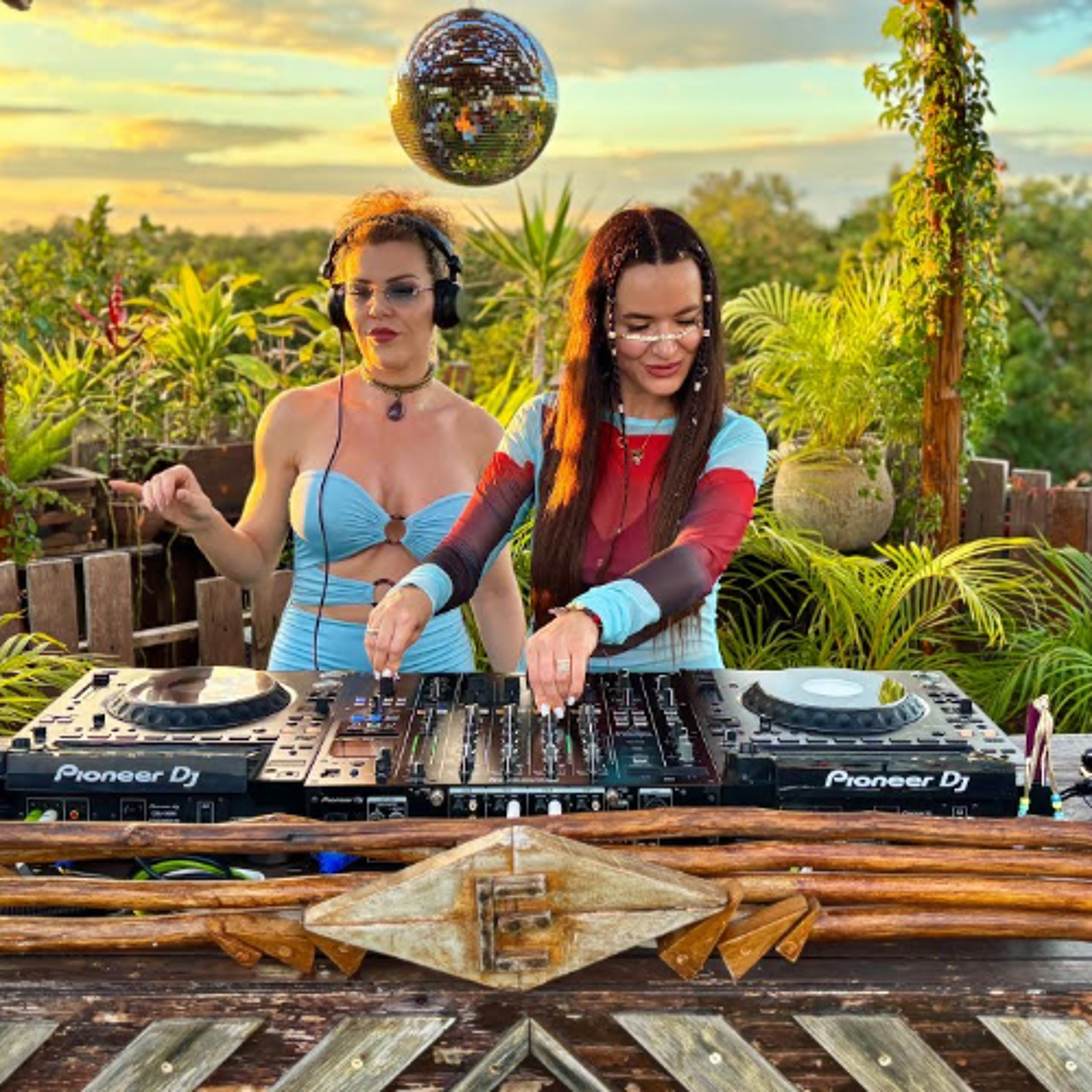 Cici Ronda B2b Zlati | Indie & Melodic Afro House Sunset Mix 2026 | By @EPHIMERATulum episode artwork