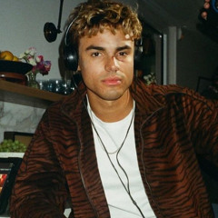 sports car (ib: fvckaron)