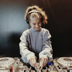DJ Janneke - First DJ Set Metronoom DJ School