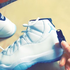 flash drive and nice kicks