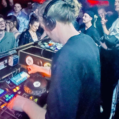 FLO VAN HOF @ POOCA 04/2025