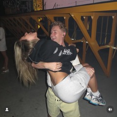 tate sings plastic palm trees live