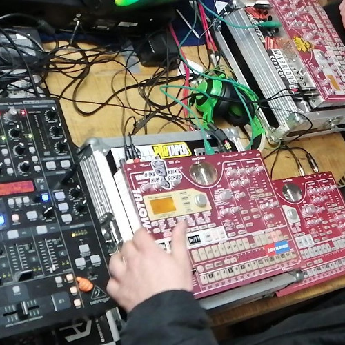 s auf x sNiVteKkE [HKN] vs SpEidA [HKN] (korg e2 synth vs Korg ESX Live setcut)