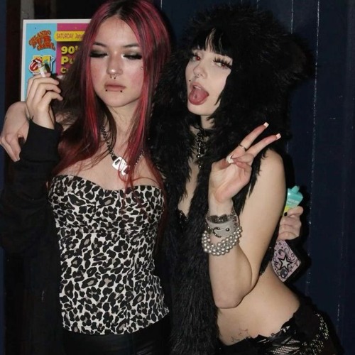 titty nac ft pinkblxxd (ceaser2k & 4blunts)