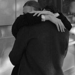 أحضني بردي أبي رعشة لهيبك ..