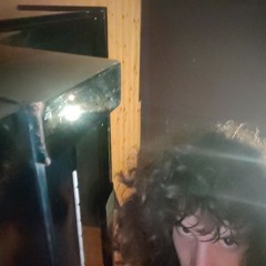 lentamente distruggendo il mio corpo e la mia mente (improv)