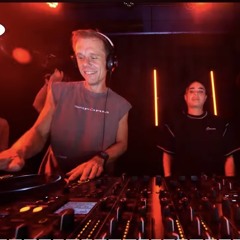 Armin van Buuren b2b Hannah Laing ADE 2025