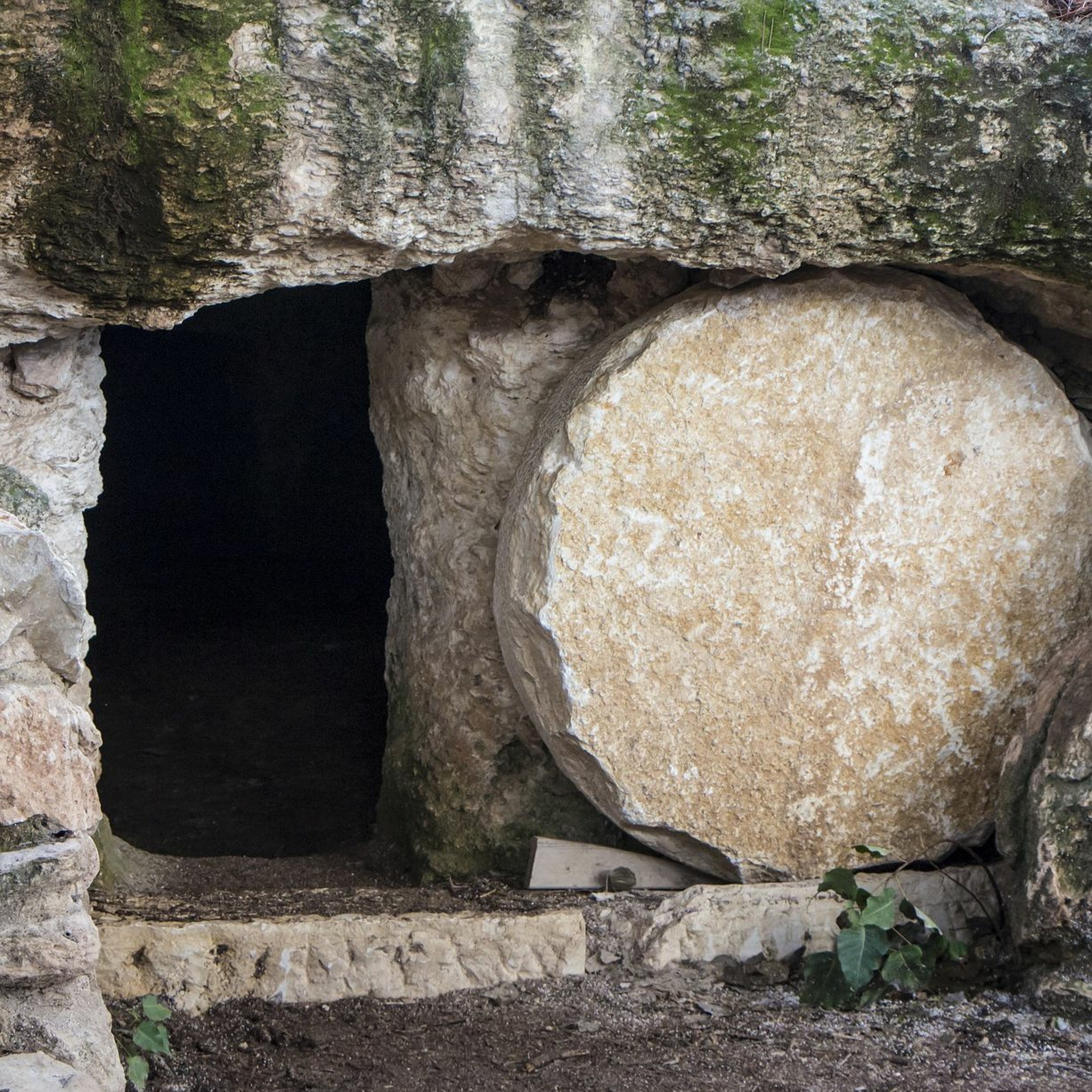 Questions Regarding the Crucifixion and Resurrection of Jesus episode artwork