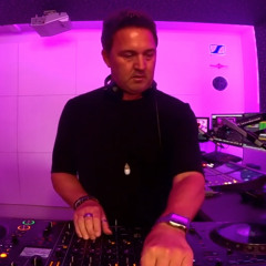 Gareth Stirling - Global Live