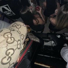 MTG ELA GOSTA DE BAILE DE FAVELA - DJ LUIZ SILVA