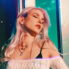 CLARA DOXAL - LES SOIRÉES PISCINE