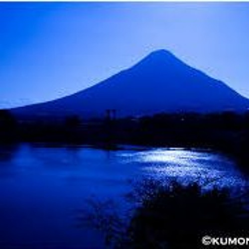 青い山の向こう By Taishi Ohira 青い山の向こう By Taishi Ohira