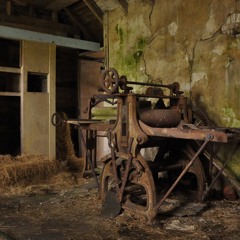 Wooden Gate Closing (AM8)