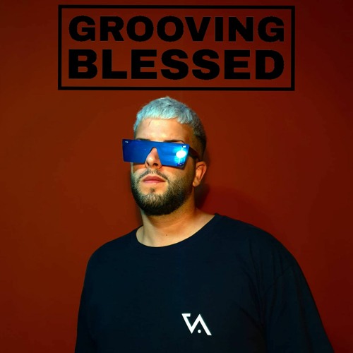 De La Hoz - Present Grooving Blessed