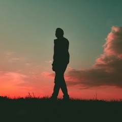 مالي أرى اليأس في عينيك مرتسما!