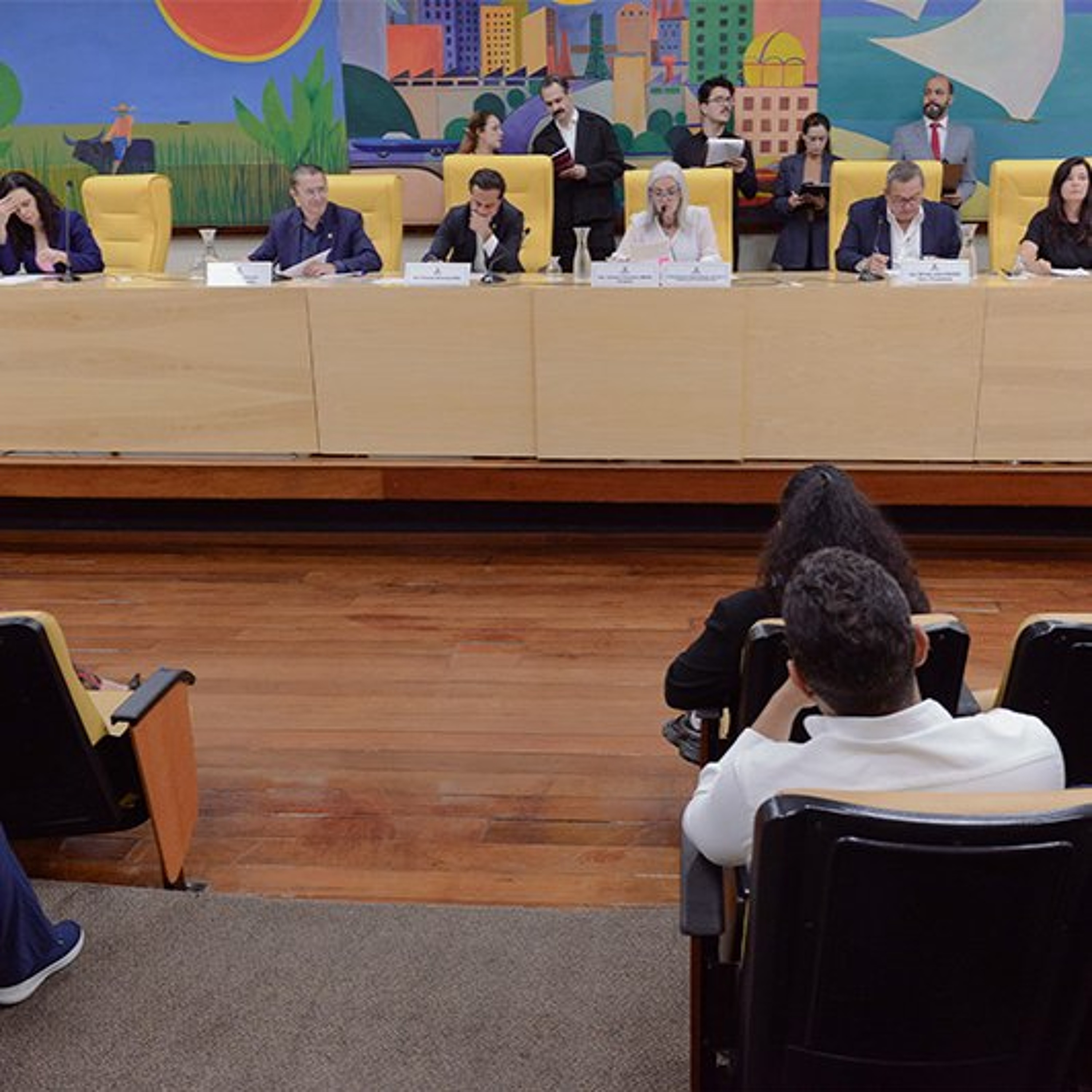 15.10.2026 = CCJ DEU AVAL A PROJETOS SOBRE EDUCAÇÃO, SAÚDE E SEGURANÇA