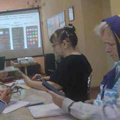 «Смартфон із нуля»: проєкт для людей старшого віку на Харківщині