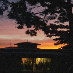 Feche A Porta Da Direita (2019) 🚫