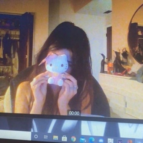 Jki Chan Listen To Music