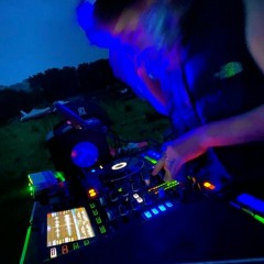 TDs house track mix