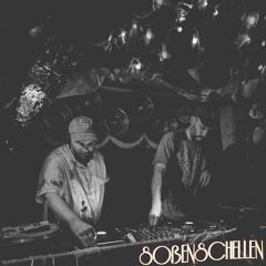 Barabass & ador:yes verteilen Soßenschellen im Gängeviertel (02/25)