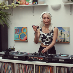Saucy Lady Loves To Boogie