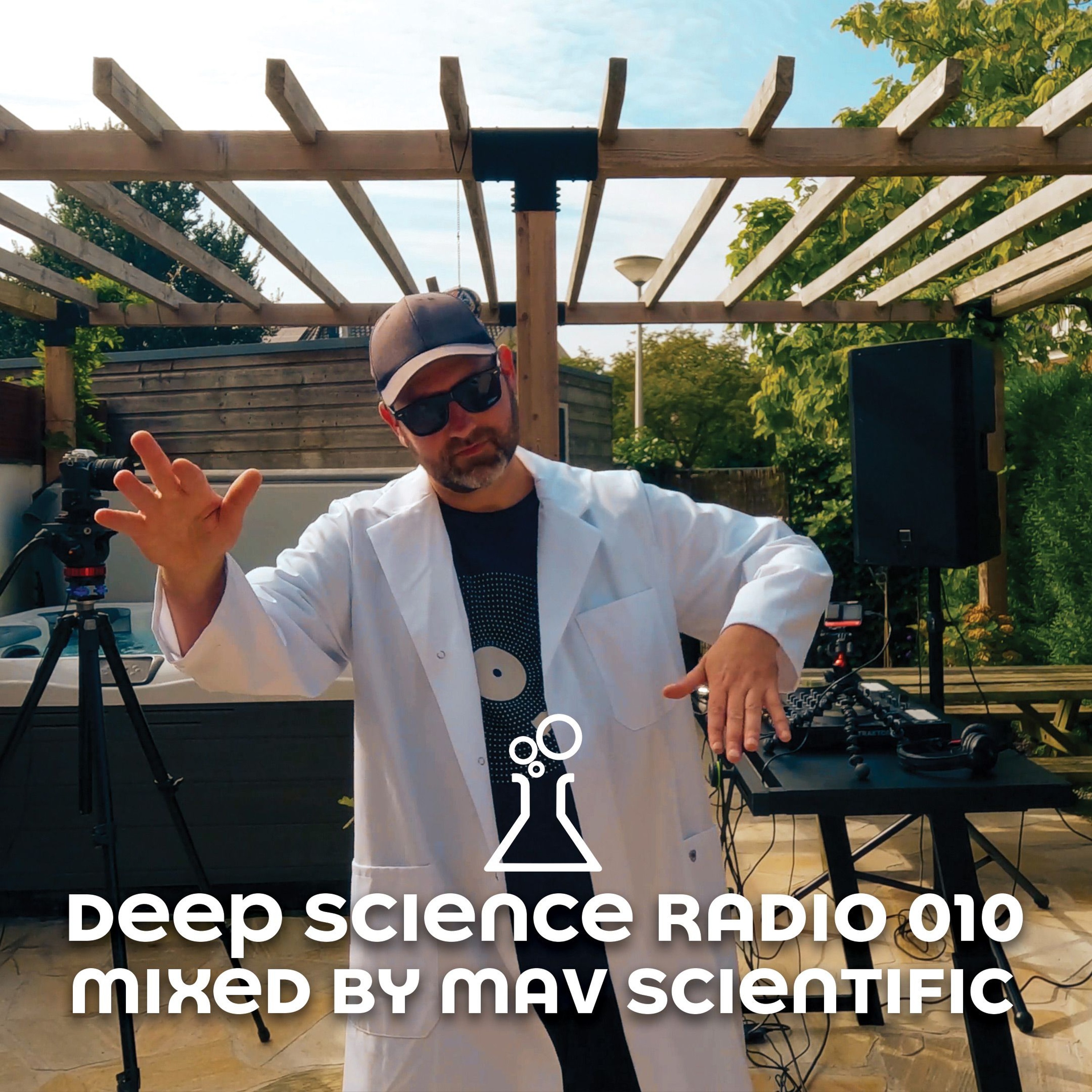 Mav Scientific @ Deep Science Radio 010 | Summernight Beach Vibes .01 | Deep House Mix episode artwork