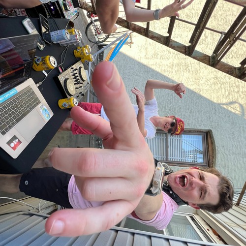 Stream a rooftop in williamsburg by Flynn Rink | Listen online for free ...