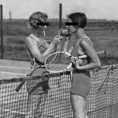 kisses at the tenniscourt