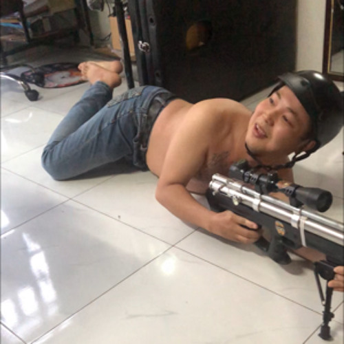 Tiệm Xăm Bất Ổn