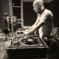 Auti Dari -  Belgian mechanical and hypnotic mix (Techno)