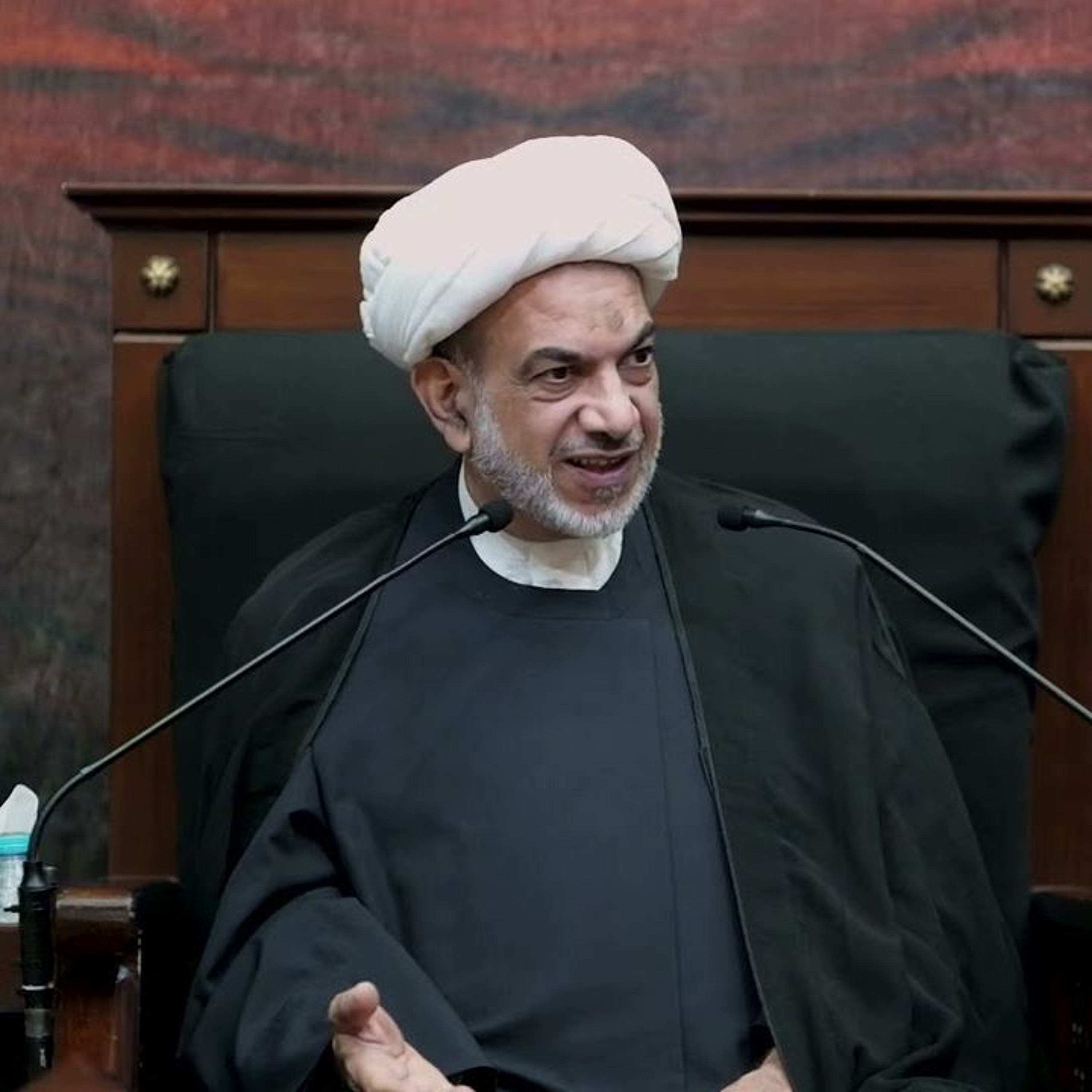 16 حرمات ثلاث البلد والشهر والإمام