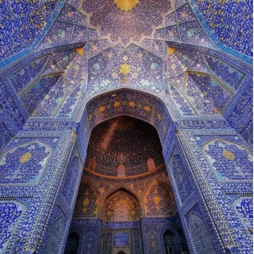 Esfahan , kamel