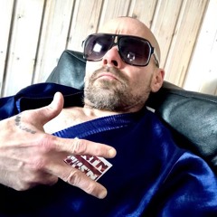 Bademantelgeballer Part III.WAV