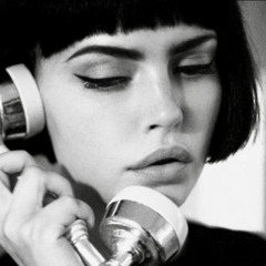 ‎⁨"فِيني روح متّعلقه ، في هَواه وتعّشقه"⁩